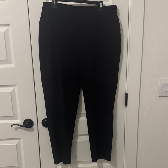 Ruby Rd. Black Cropped Pants - Picture 2 of 6